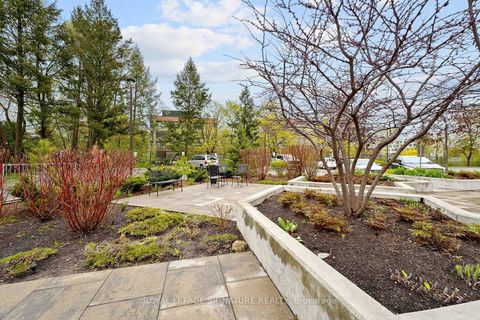 Photo 33 at 205 - 5 Kenneth Avenue, Willowdale East, Toronto