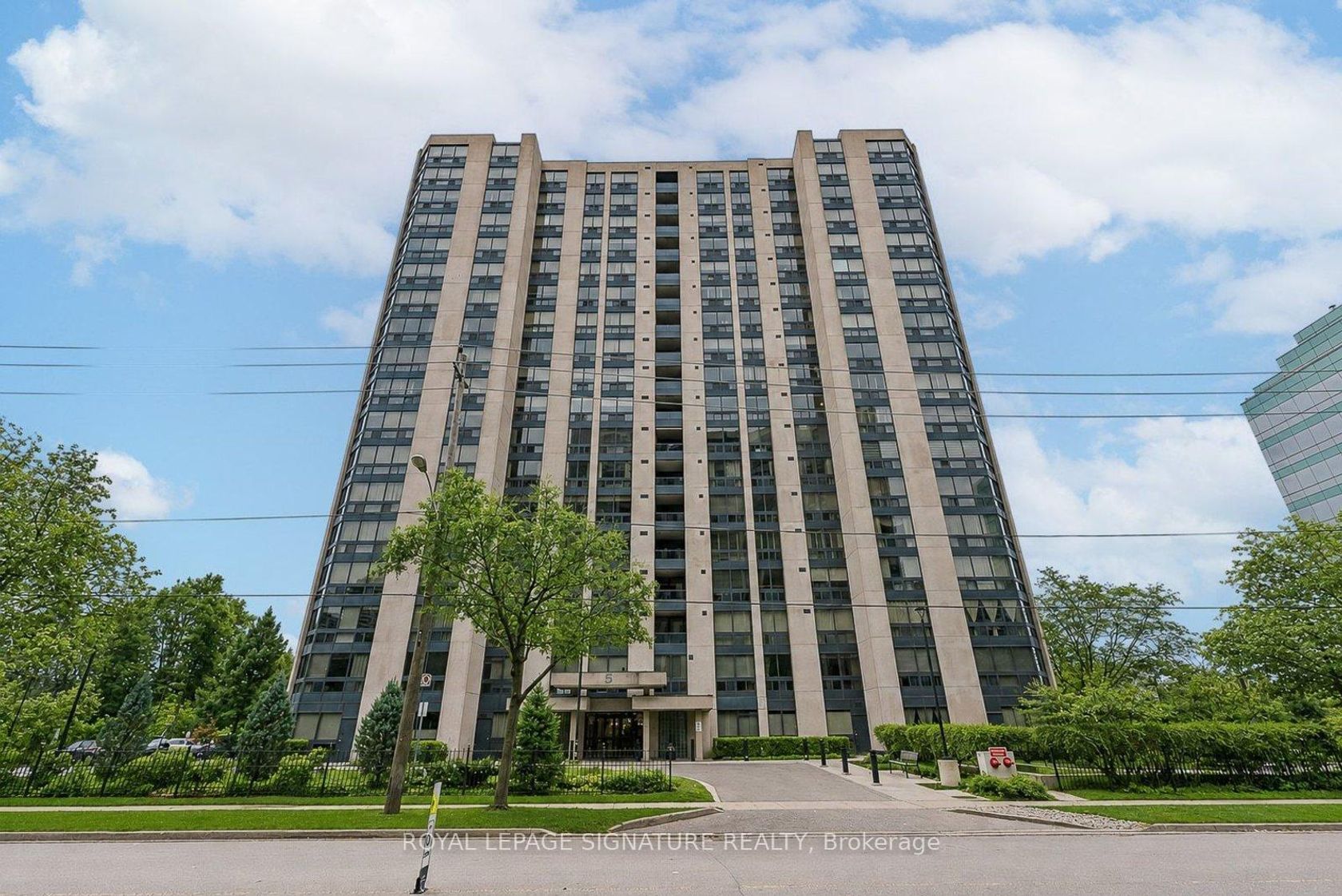 205 - 5 Kenneth Avenue, Willowdale East, Toronto 
