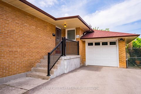 Photo 3 at 26 Summerglade Drive, Malvern West, Toronto