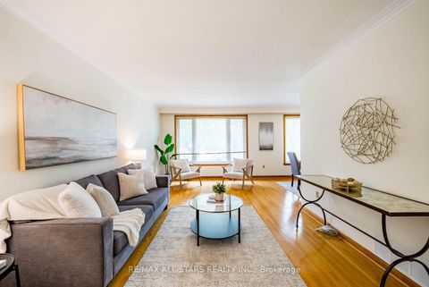 Photo 6 at 26 Summerglade Drive, Malvern West, Toronto