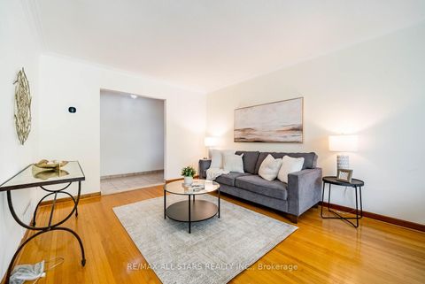 Photo 7 at 26 Summerglade Drive, Malvern West, Toronto