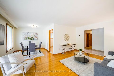 Photo 9 at 26 Summerglade Drive, Malvern West, Toronto