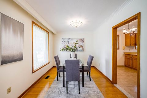 Photo 10 at 26 Summerglade Drive, Malvern West, Toronto