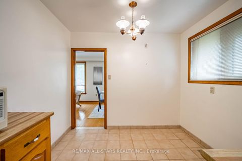 Photo 14 at 26 Summerglade Drive, Malvern West, Toronto