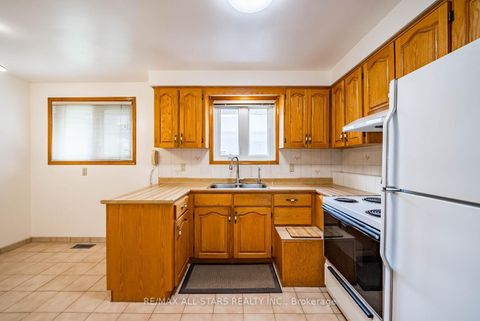 Photo 15 at 26 Summerglade Drive, Malvern West, Toronto