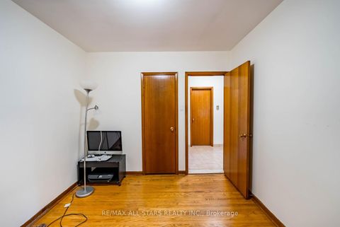 Photo 18 at 26 Summerglade Drive, Malvern West, Toronto