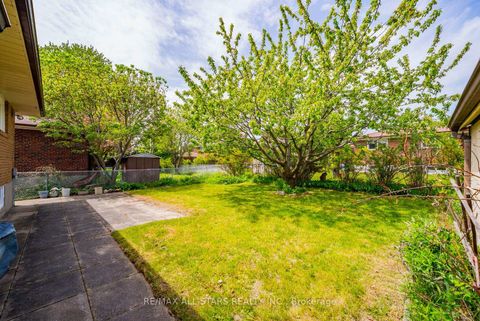 Photo 31 at 26 Summerglade Drive, Malvern West, Toronto