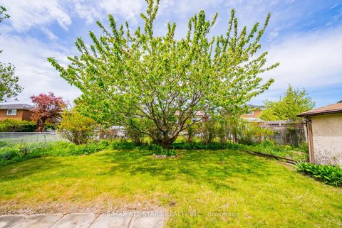 Photo 32 at 26 Summerglade Drive, Malvern West, Toronto