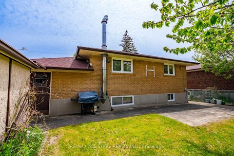 Photo 34 at 26 Summerglade Drive, Malvern West, Toronto