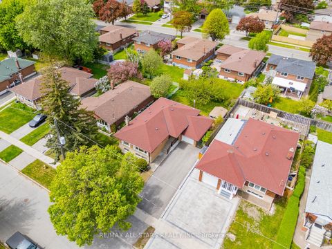 Photo 35 at 26 Summerglade Drive, Malvern West, Toronto