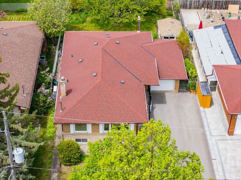 Photo 36 at 26 Summerglade Drive, Malvern West, Toronto