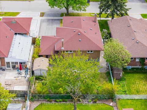 Photo 38 at 26 Summerglade Drive, Malvern West, Toronto
