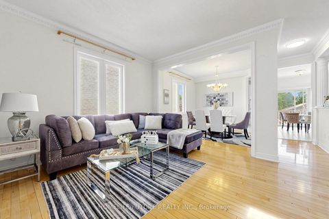 Photo 5 at 55 Ridgecrest Drive, L'Amoreaux, Toronto
