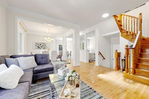 Photo 9 at 55 Ridgecrest Drive, L'Amoreaux, Toronto