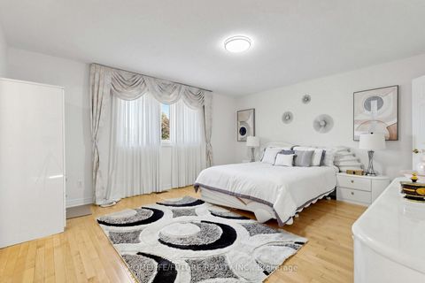 Photo 23 at 55 Ridgecrest Drive, L'Amoreaux, Toronto