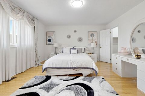 Photo 24 at 55 Ridgecrest Drive, L'Amoreaux, Toronto