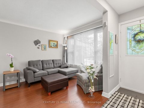 Photo 2 at 9 Craiglee Drive, Cliffside, Toronto