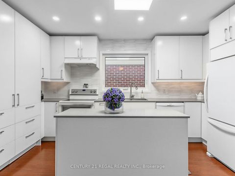 Photo 7 at 9 Craiglee Drive, Cliffside, Toronto