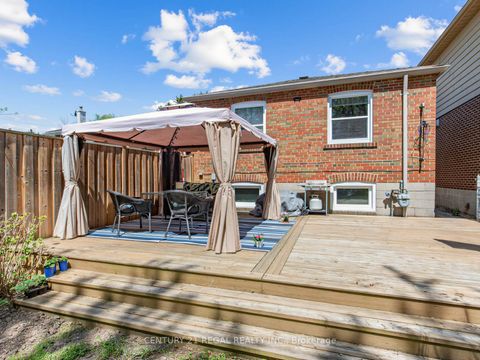 Photo 14 at 9 Craiglee Drive, Cliffside, Toronto