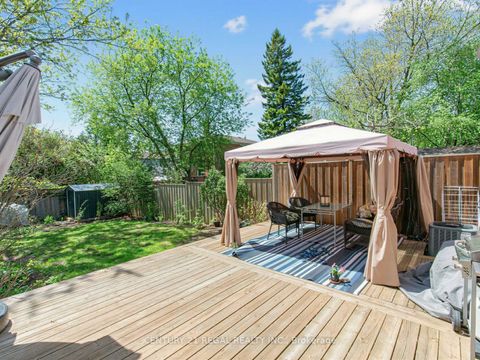 Photo 15 at 9 Craiglee Drive, Cliffside, Toronto