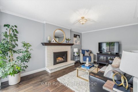 Photo 23 at 1067 Maury Crescent, Liverpool, Pickering