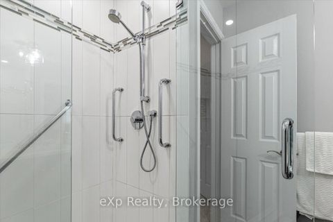 Photo 31 at 1067 Maury Crescent, Liverpool, Pickering