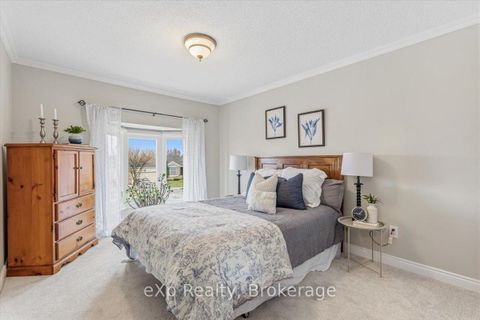 Photo 32 at 1067 Maury Crescent, Liverpool, Pickering