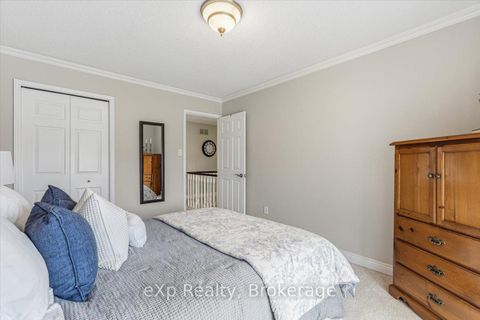 Photo 33 at 1067 Maury Crescent, Liverpool, Pickering