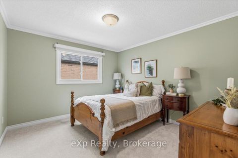 Photo 34 at 1067 Maury Crescent, Liverpool, Pickering