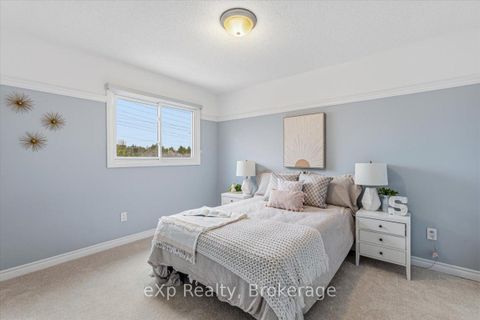 Photo 36 at 1067 Maury Crescent, Liverpool, Pickering
