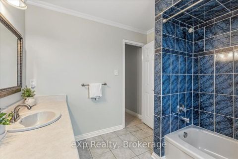 Photo 39 at 1067 Maury Crescent, Liverpool, Pickering