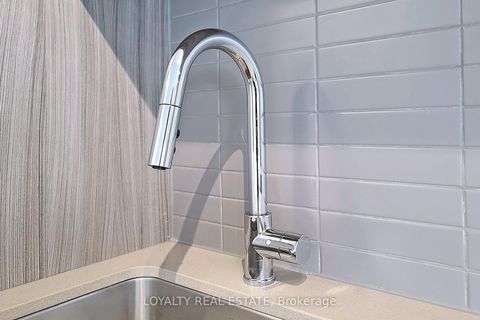 Photo 9 at 1705 - 2221 Yonge Street, Mount Pleasant East, Toronto