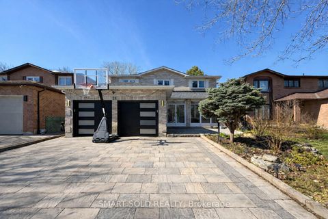 Photo 1 at 24 Normandy Crescent, Harding, Richmond Hill