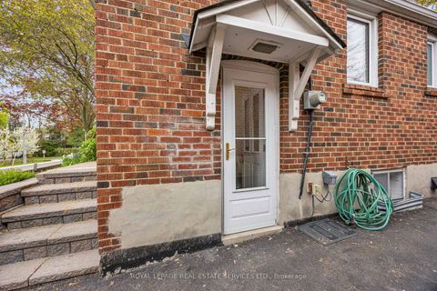 Photo 2 at 64 Nesbitt Drive, Leaside, Toronto