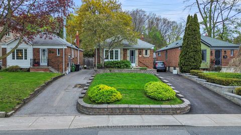 Photo 5 at 64 Nesbitt Drive, Leaside, Toronto