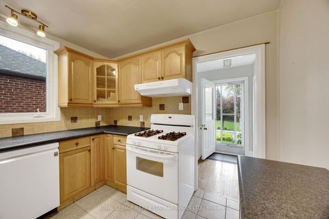 Photo 12 at 64 Nesbitt Drive, Leaside, Toronto