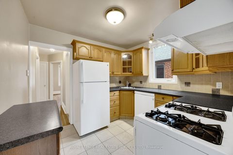 Photo 14 at 64 Nesbitt Drive, Leaside, Toronto