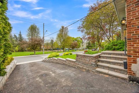 Photo 33 at 64 Nesbitt Drive, Leaside, Toronto