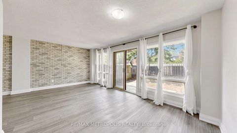 Photo 5 at 18 - 11 Livonia Place, Morningside, Toronto