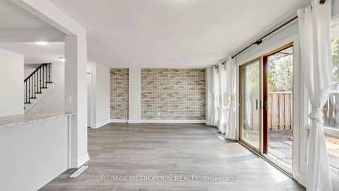 Photo 6 at 18 - 11 Livonia Place, Morningside, Toronto