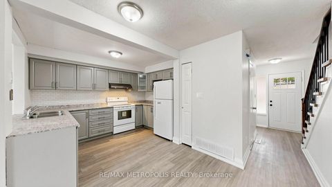Photo 10 at 18 - 11 Livonia Place, Morningside, Toronto