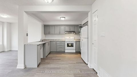 Photo 11 at 18 - 11 Livonia Place, Morningside, Toronto