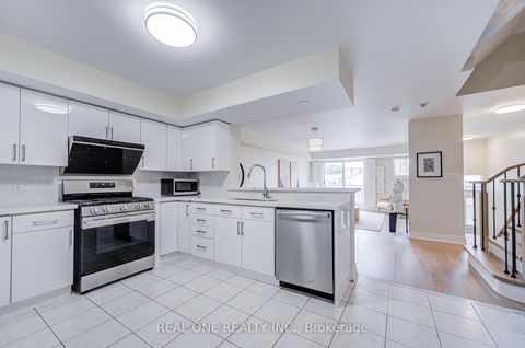 Photo 12 at 317 Grandview Way, Willowdale East, Toronto