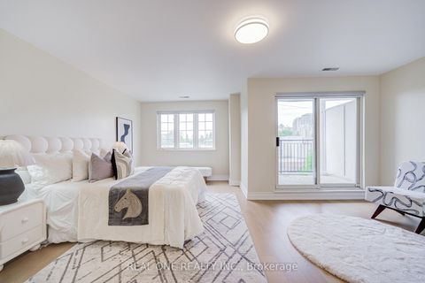 Photo 22 at 317 Grandview Way, Willowdale East, Toronto