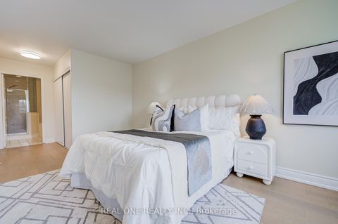 Photo 31 at 317 Grandview Way, Willowdale East, Toronto