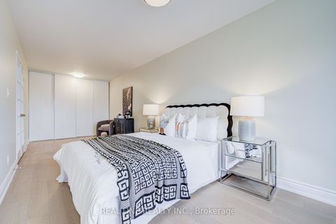 Photo 37 at 317 Grandview Way, Willowdale East, Toronto
