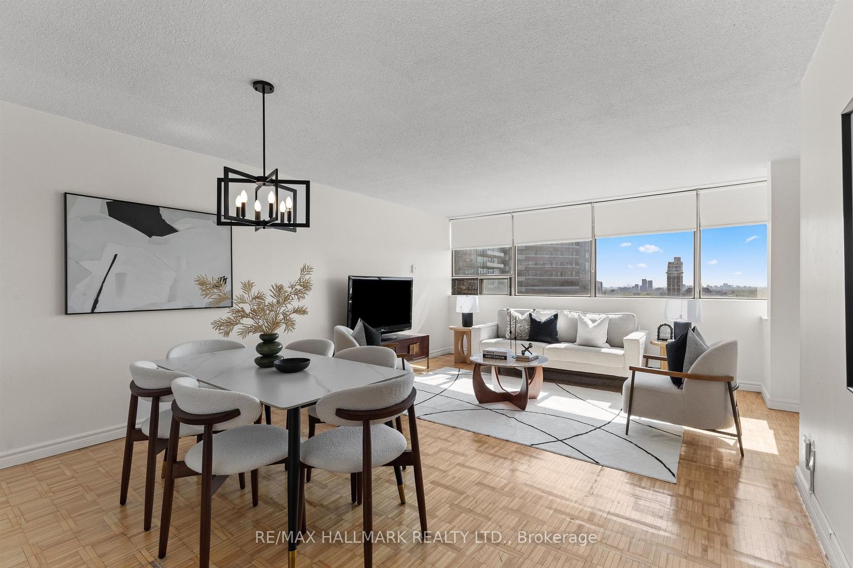 1506 - 914 Yonge Street, Annex, Toronto by Loree Meneguzzi Real Estate 1506 - 914 Yonge Street, Annex, Toronto