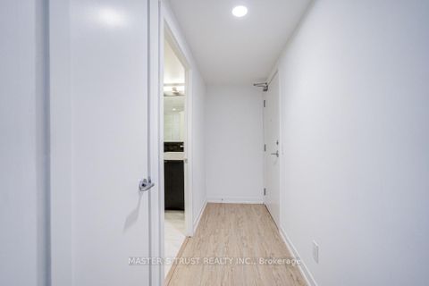 Photo 5 at 4103 - 85 Wood Street, Yonge Corridor, Toronto