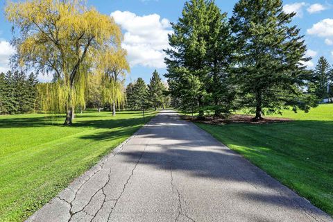 Photo 3 at 1020 18th Side Road, Rural King, King