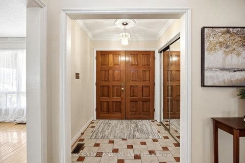 Photo 3 at 108 Benjamin Drive, East Woodbridge, Vaughan